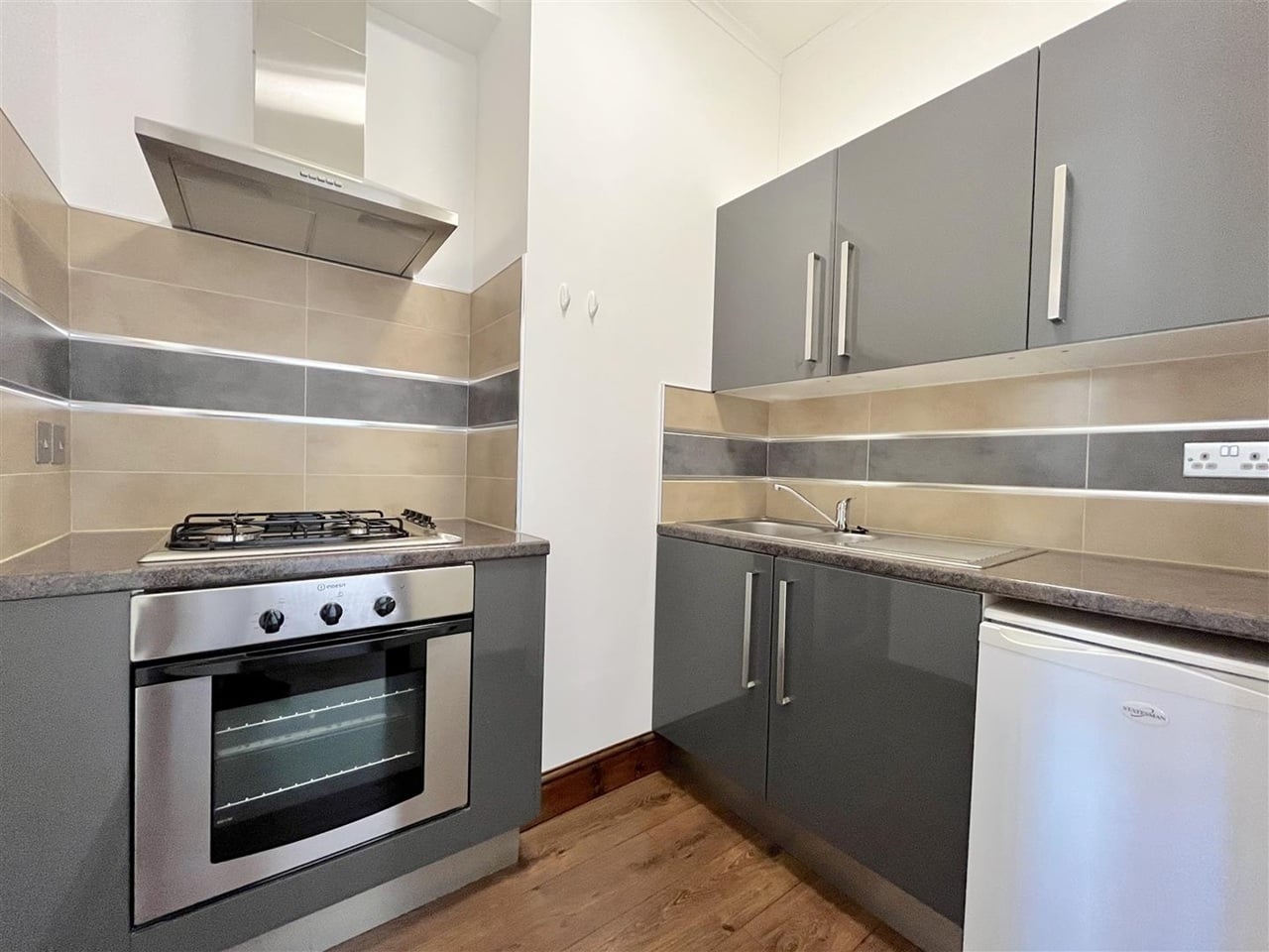 1 Bed Flat, Malden Road, NW5 photo 3