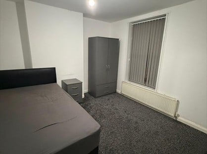 Room in a Shared House, Nelson Road, B6