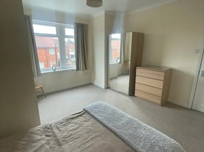 Room in a Shared House, Leeds, LS7