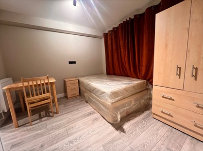 Room in a Shared House, Elsenham Crescent, SS14