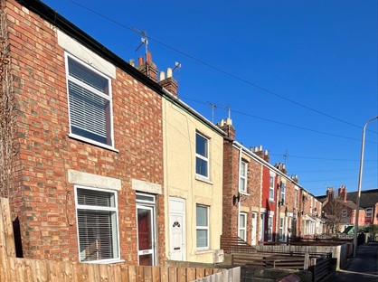 2 Bed Terraced House, Pennygate, PE11