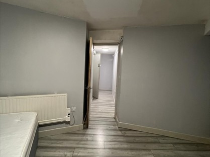 2 Bed Flat, Wicker Hill, BA14