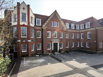 2 Bed Flat, Royal Wells Court, TN1