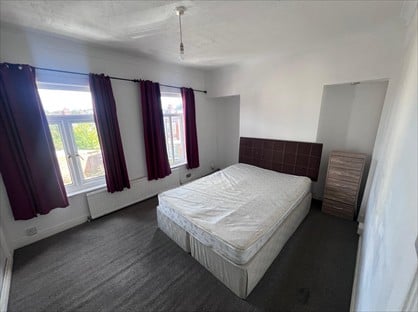 3 Bed Terraced House, Cecil Road, NN2