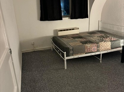 Room in a Shared House, Longbridge Road, IG11