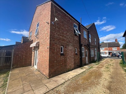 Bedsit, Taverners Road, PE1