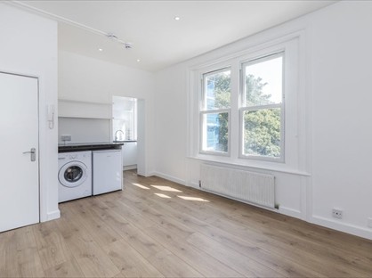 Studio Flat, Camden Road, N7