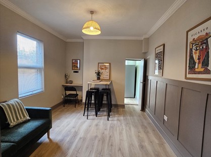 Room in a Shared House, Rhosddu Road, LL11