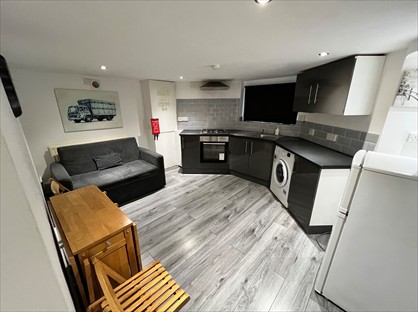 2 Bed Flat, Brompton Avenue, L17