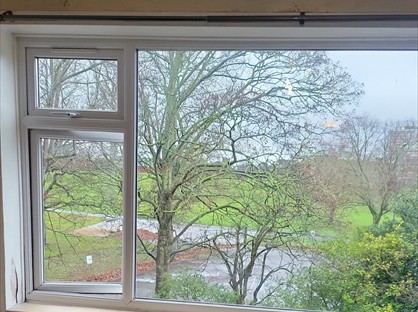 2 Bed Flat, Wisdons Close, RM10