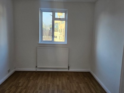 Room in a Shared Flat, Russell Hill Road, CR8