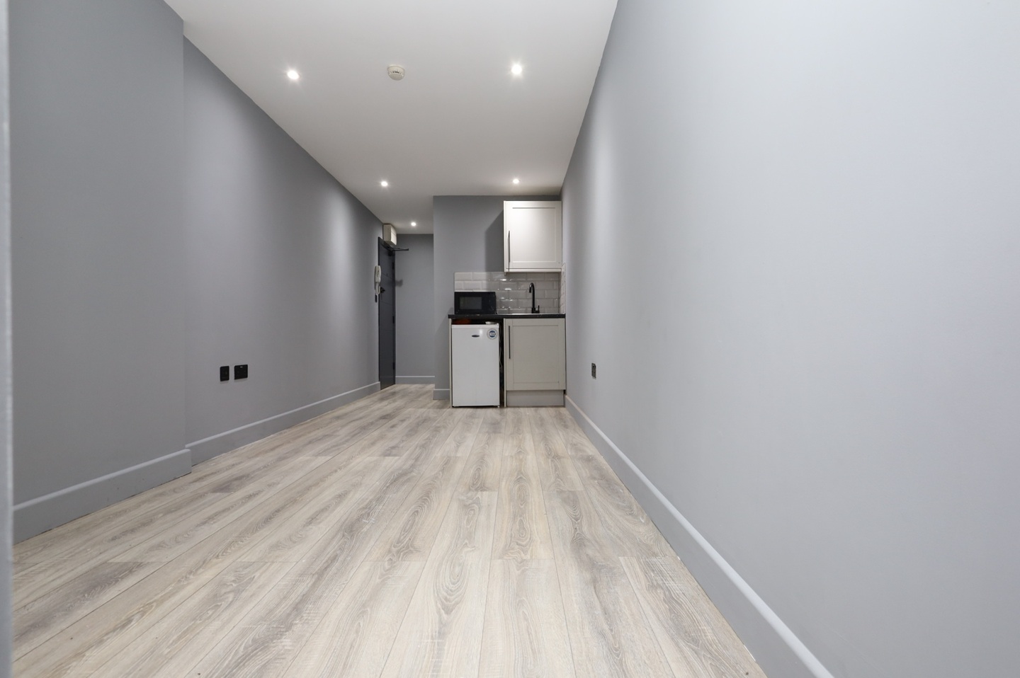 London - Studio Flat, Evering Road, E5 - To Rent Now for £1,440.00 p/m
