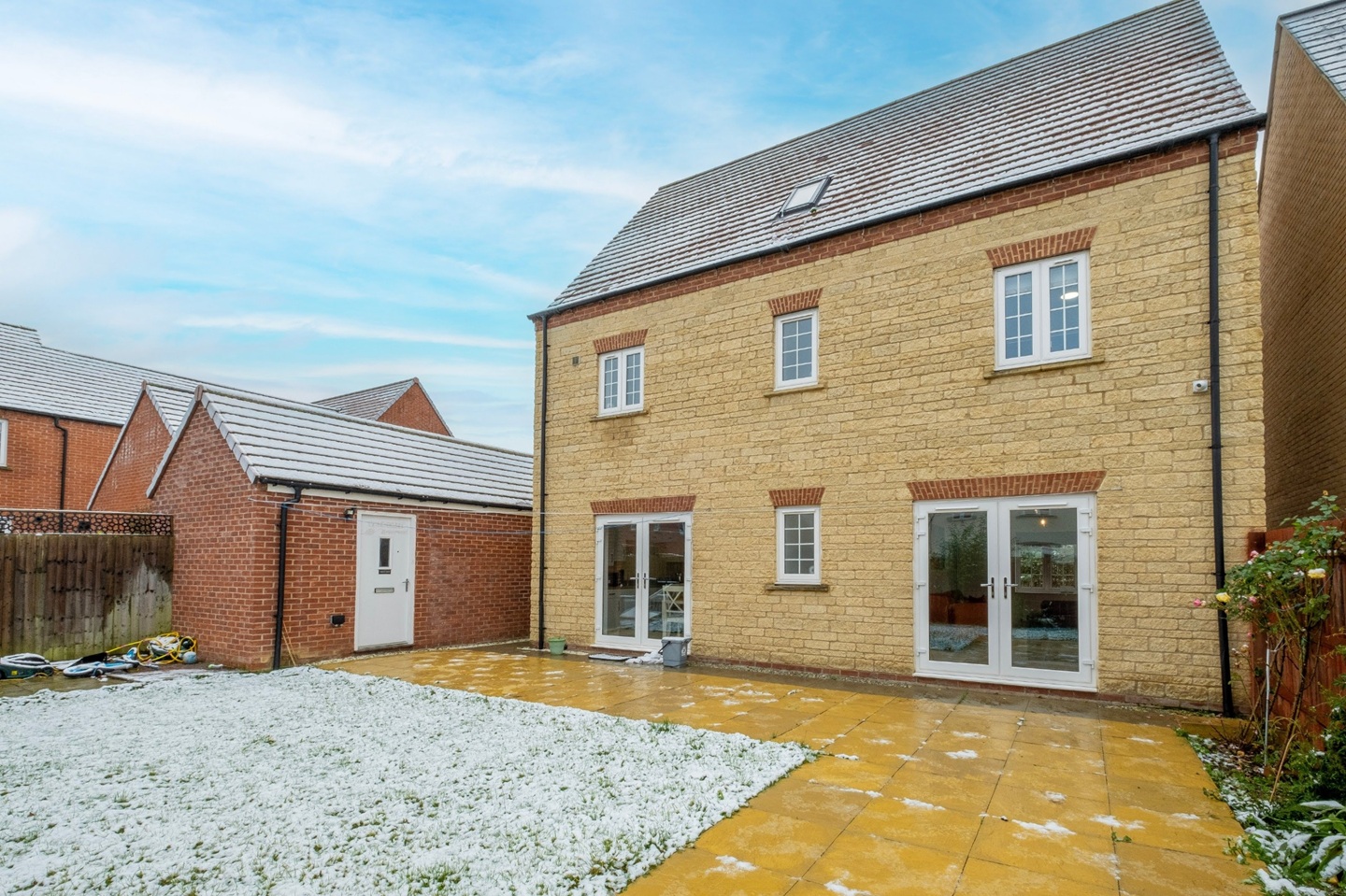 Additional image 3 of 6 Bed Semi-Detached House, Redcar Road, OX26, N1 7GU