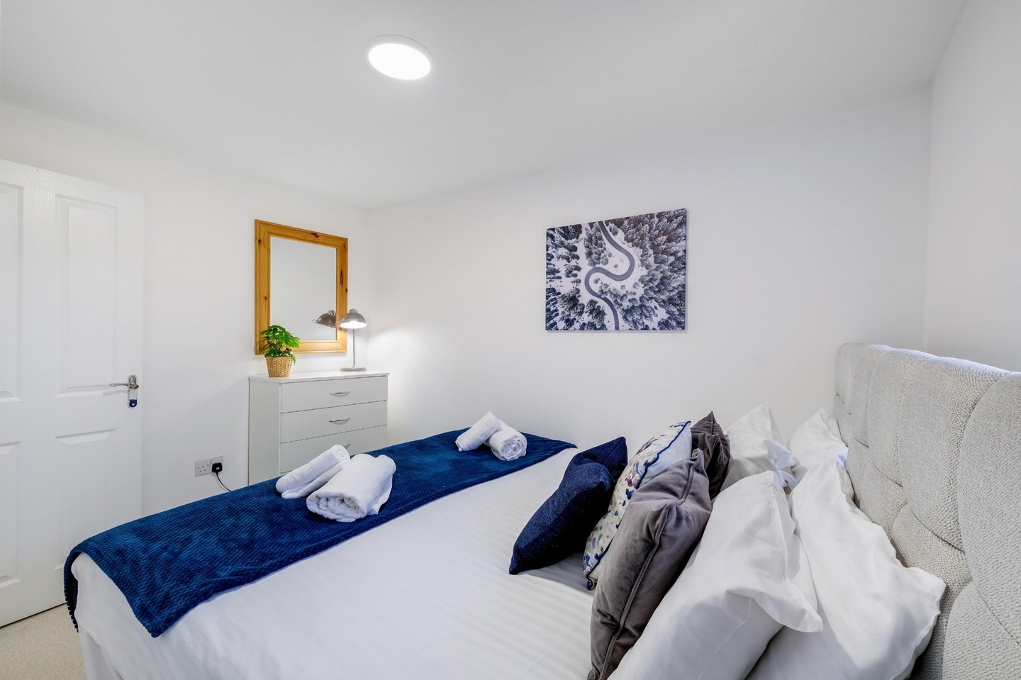 Additional image 28 of 6 Bed Semi-Detached House, Redcar Road, OX26, N1 7GU