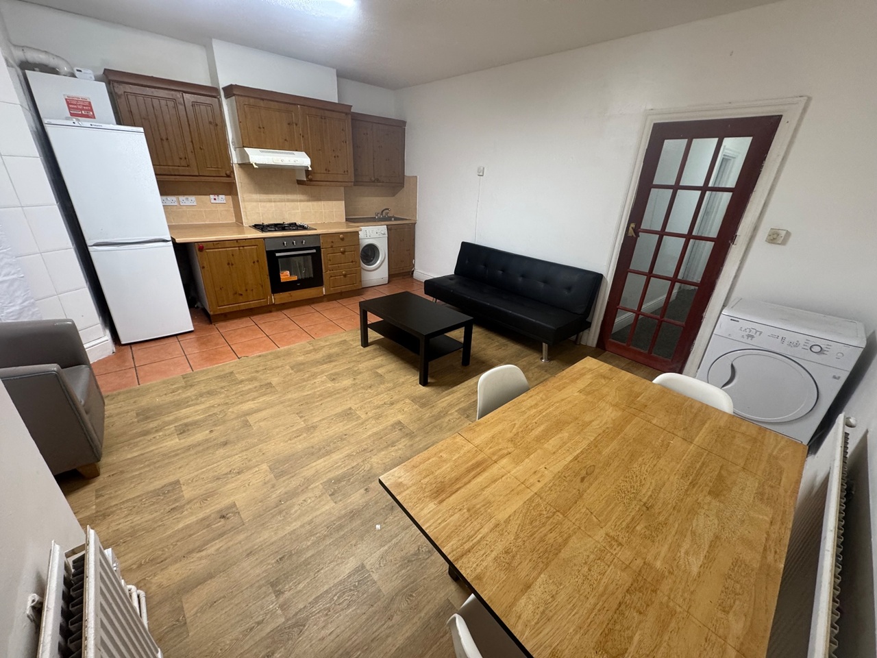 2 Bed Semi-Detached House, Russell Rise, LU1