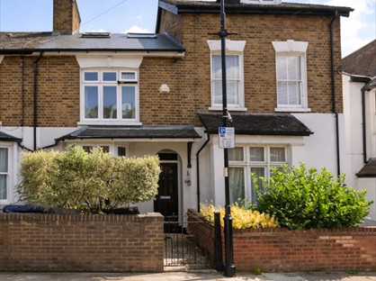 2 Bed Flat, Green Lane, W7