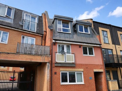 1 Bed Flat, Coombe Road, KT2