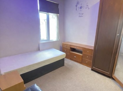 Room in a Shared House, Outram Road, E6