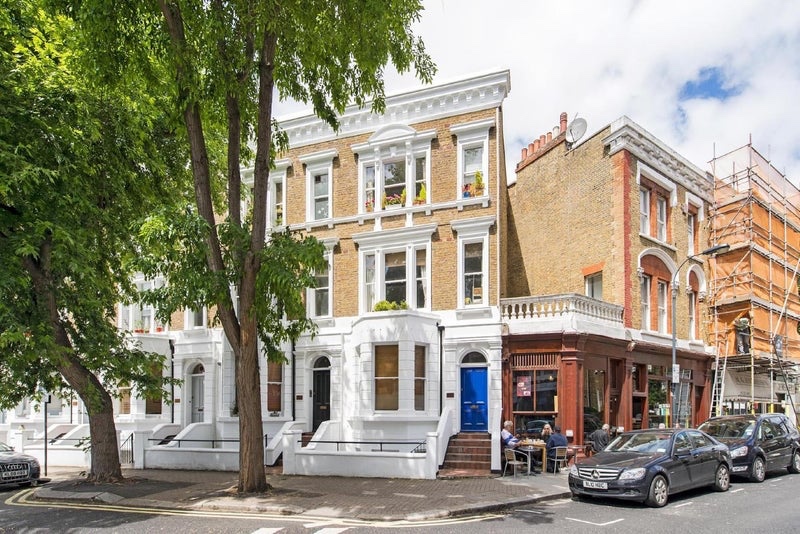 2 Bed Flat, Lakeside Road, W14