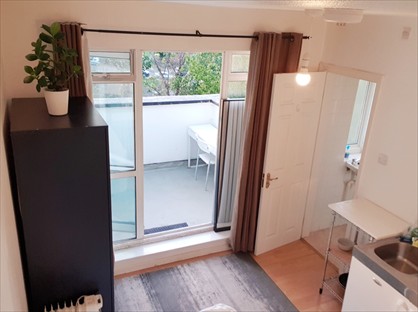 Studio Flat, Berwick House, N2