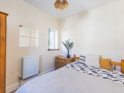 Room in a Shared House, Margravine Road, W6