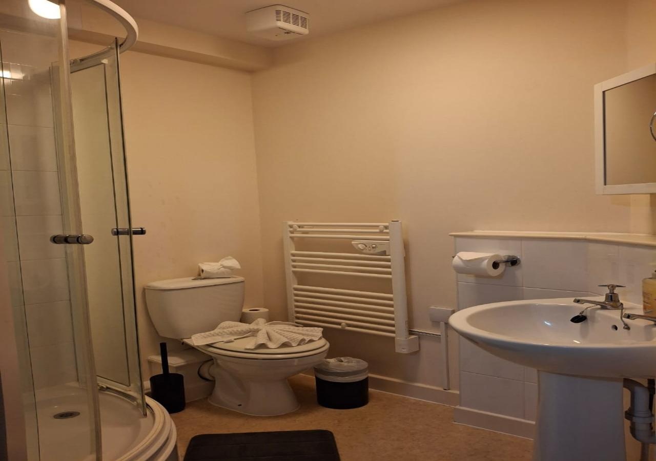 2 Bed Flat, Fremington Court, CV1 photo 2