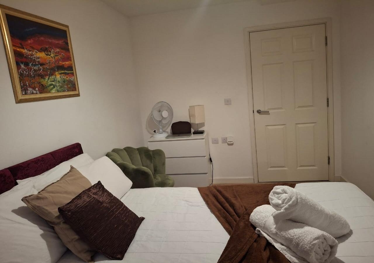 2 Bed Flat, Fremington Court, CV1 photo 3