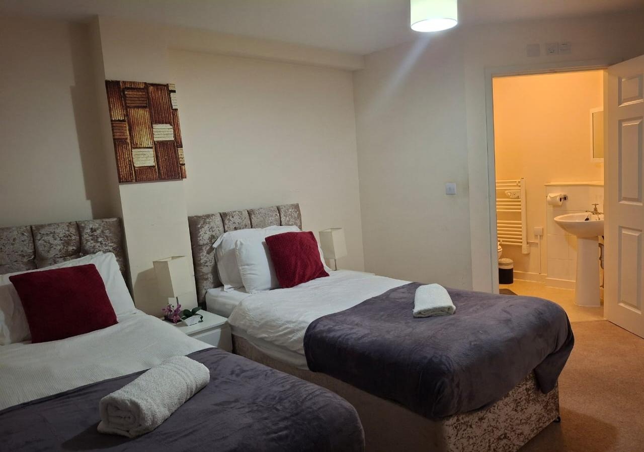 2 Bed Flat, Fremington Court, CV1 photo 5