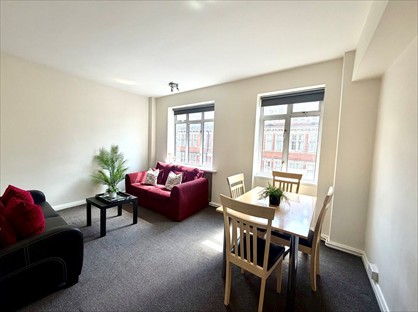 2 Bed Flat, Warren Court, NW1