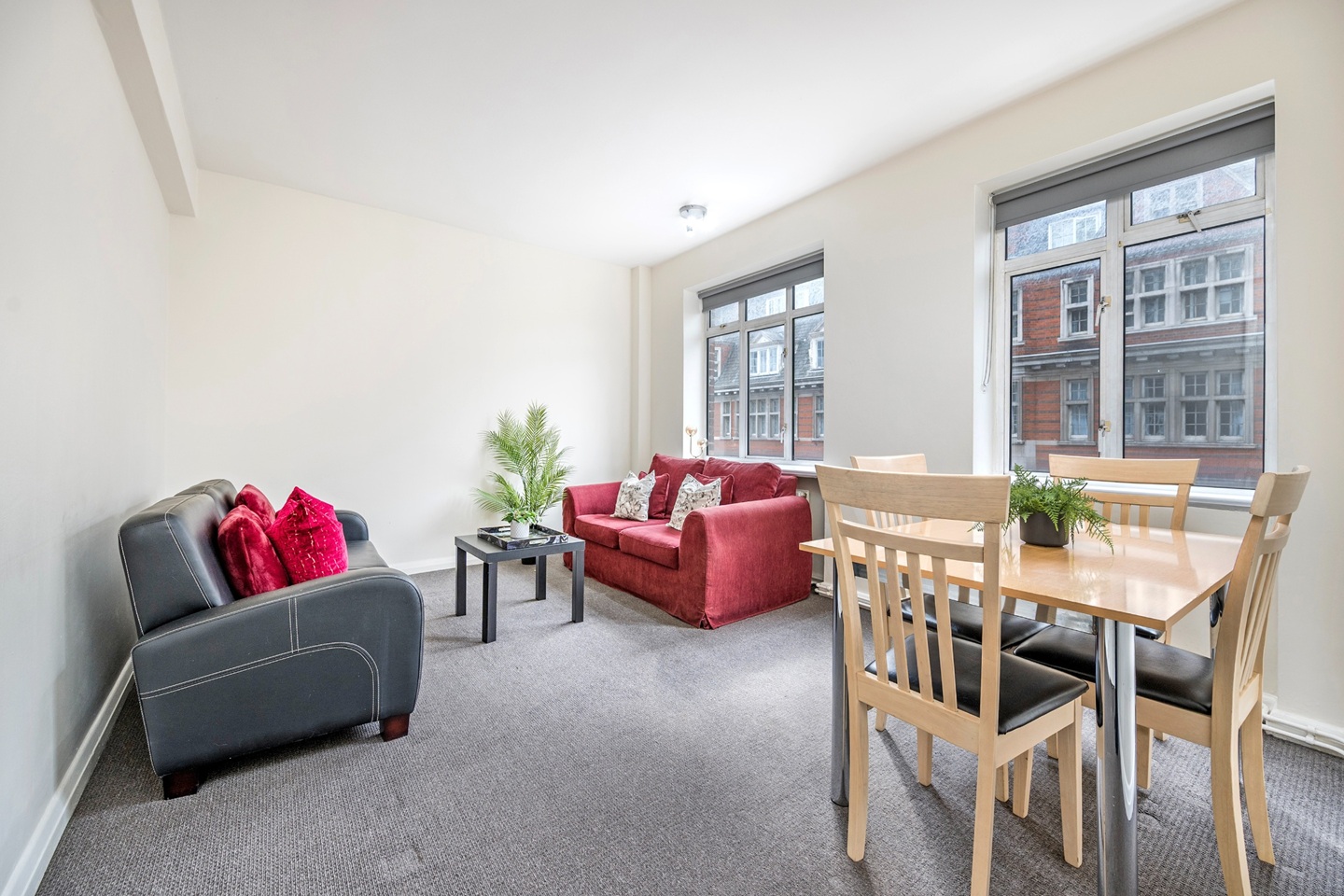 2 Bed Flat, Warren Court, NW1