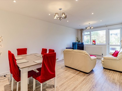 3 Bed Flat, Buckingham Court, SW19