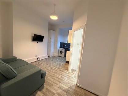 2 Bed Flat, Brompton Avenue, L17