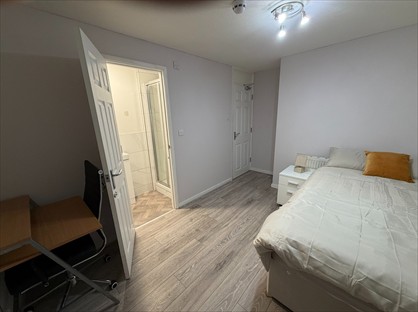 Room in a Shared House, Frettons, SS14