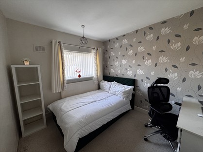 Room in a Shared House, New Laithe Road, HD4