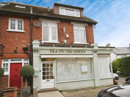 3 Bed Flat, Dorking Road, KT20