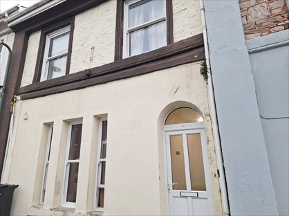 2 Bed Flat, Victoria Road, TQ1