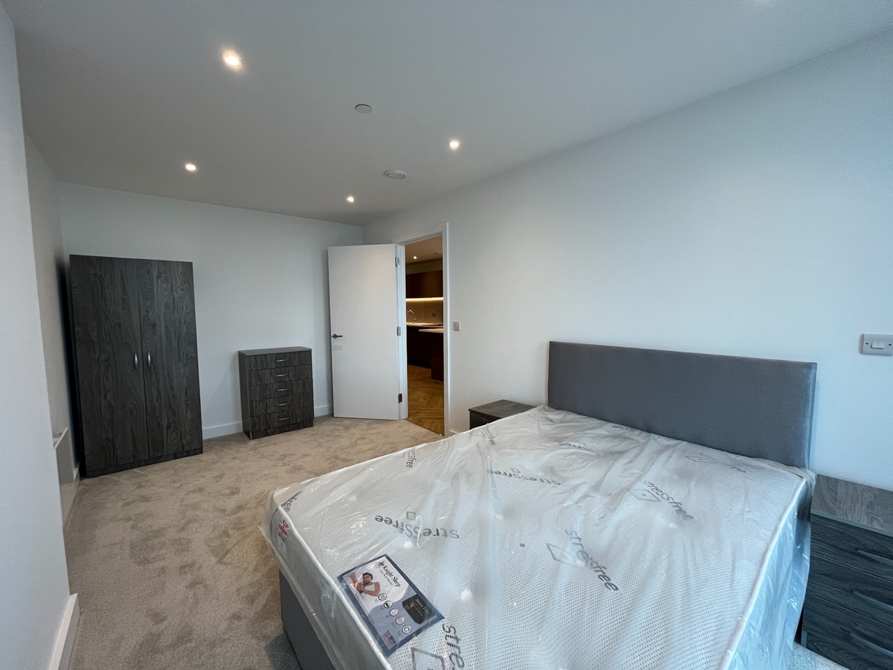 Additional image 6 of 1 Bed Flat, Port Street, M1, N1 7GU