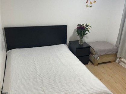 Room in a Shared House, Jasmine Close, IG1