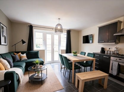 6 Bed Semi-Detached House, Oaktree Drive, LS8