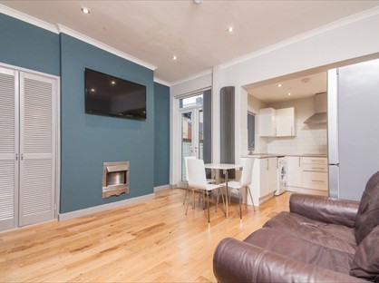 Room in a Shared House, Gerald Road, M6