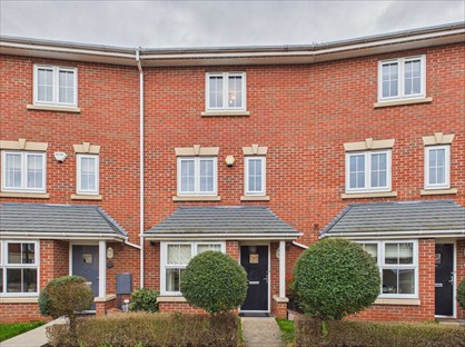 4 Bed Terraced House, Panama Circle, DE24