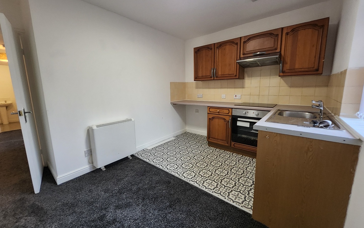 Coppull, Chorley - 2 Bed Flat, Chapel Walk, PR7 - To Rent Now for £700. ...