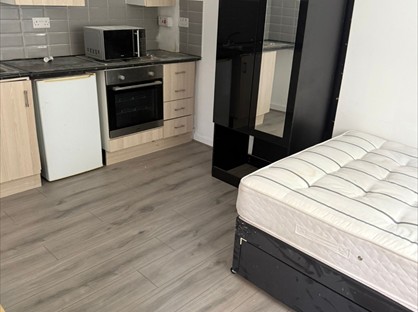 Bedsit, Sweetbriar Road, WV2