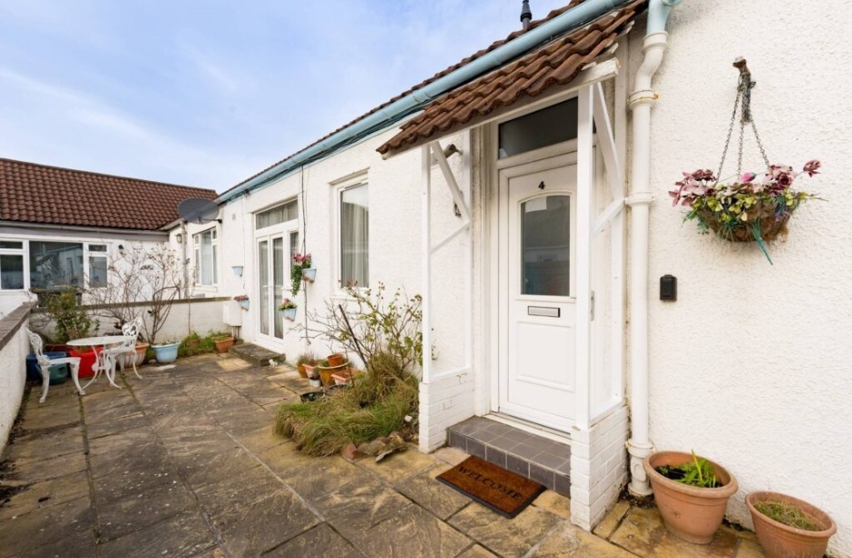 3 Bed End Terrace, Bridge End, EH16 photo 2