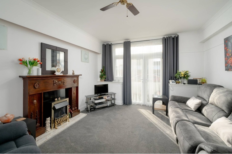3 Bed End Terrace, Bridge End, EH16 photo 3