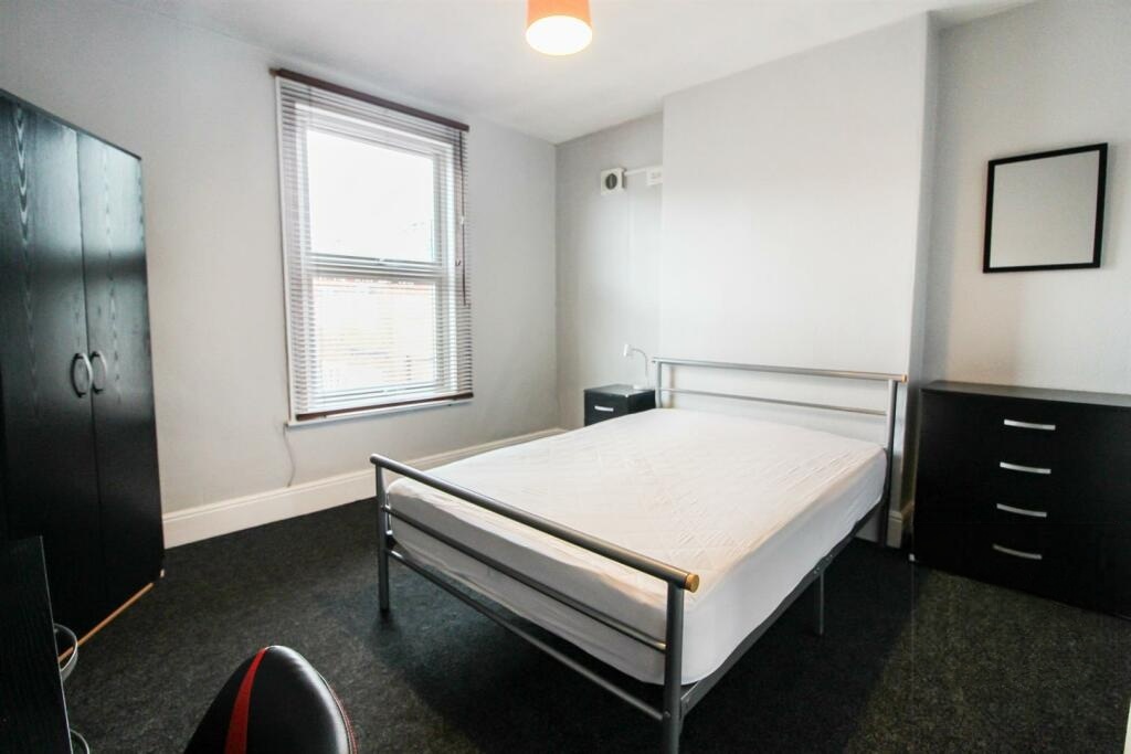 Additional image 7 of 4 Bed Semi-Detached House, Ednaston Road, NG7, N1 7GU