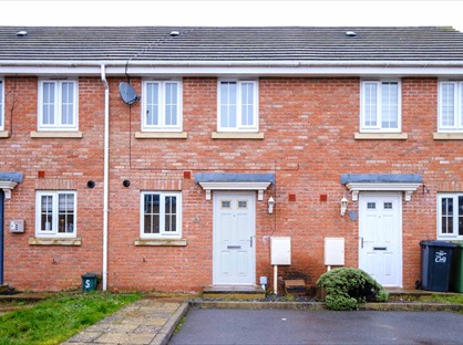 2 Bed Terraced House, Starling Close, NN18