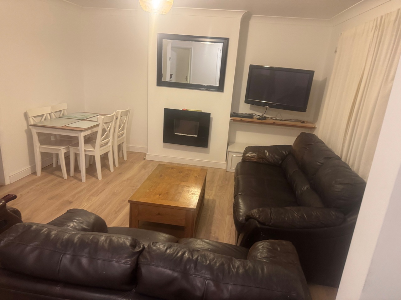 Erith - 2 Bed Bungalow, Bridge Road, DA8 - To Rent Now for £2,100.00 p/m