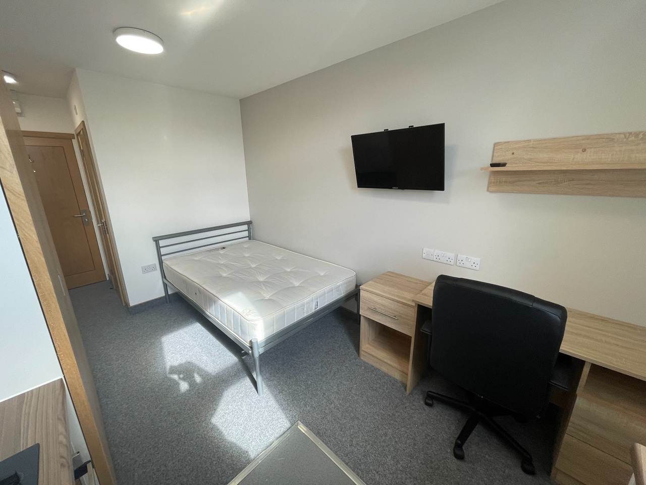 Additional image 6 of Studio Flat, Regent Road, LE1, N1 7GU