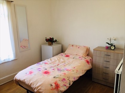 Room in a Shared House, Hornsey Park Road, N8